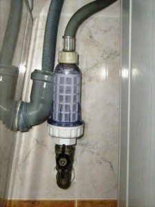 Installing a washing machine water filter