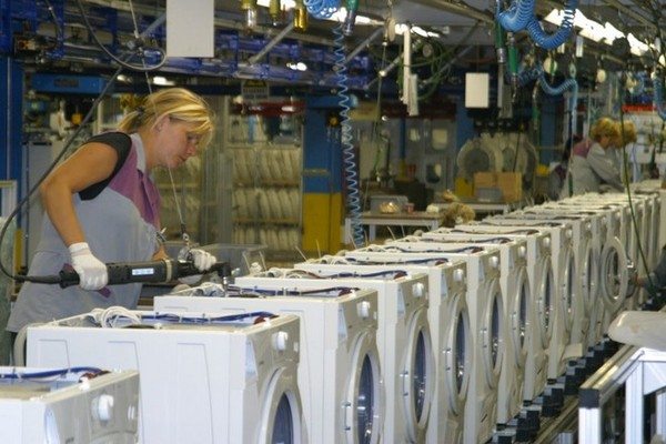 Assembly of washing machines