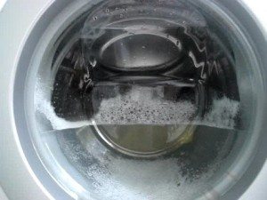 ¿Cuál es el consumo de agua de una lavadora automática?