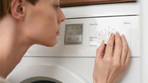 selecting a washing program