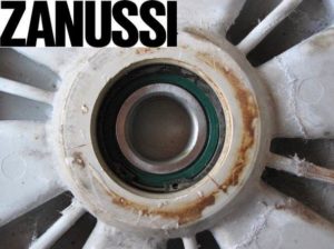 Sostituzione di un cuscinetto in una lavatrice Zanussi