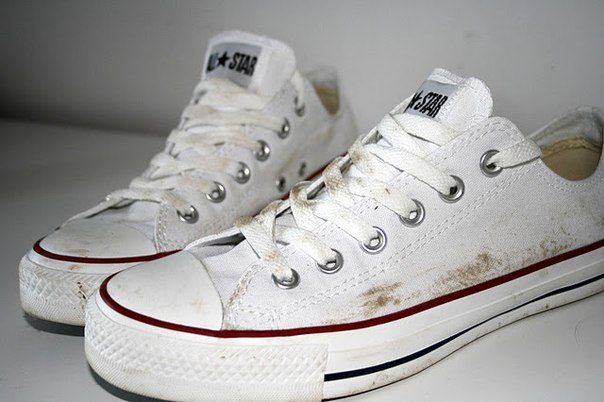 Is it possible to wash Converse in a washing machine and how