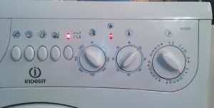 panneau de commande Indesit W105TX