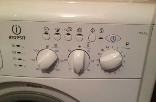 control panel of the washing machine Indesit WISL 103