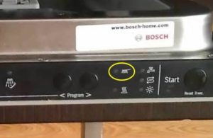 Brush light flashes in Bosch dishwasher