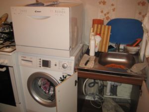 Is it possible to put a dishwasher on top of a washing machine?