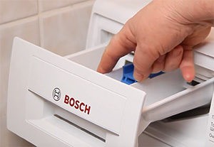 Bosch çamaşır makinesinde tozun nereye döküleceği