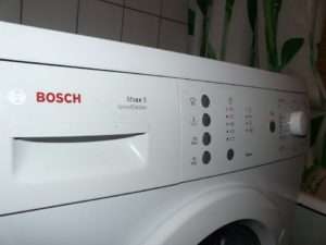 Сваляне на горния капак на пералня Bosch