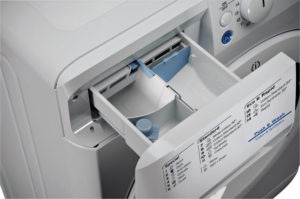 where to pour powder in Indesit