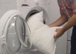 How to wash a holofiber pillow in a washing machine