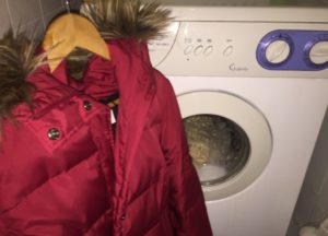 How to wash a padding polyester jacket in an automatic washing machine