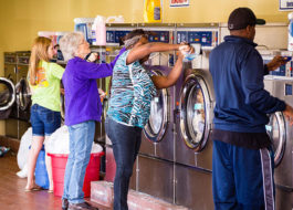 Bakit hindi ka magkaroon ng washing machine sa bahay sa USA