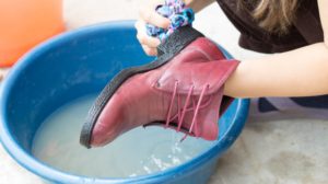 Lederschuhe müssen richtig gewaschen werden