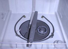 Bottom impeller does not spin in dishwasher