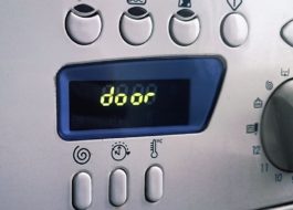 Door error on Ariston washing machine