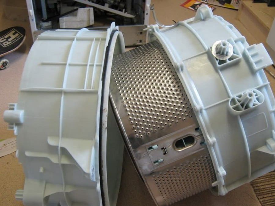 How to disassemble the drum in an LG washing machine