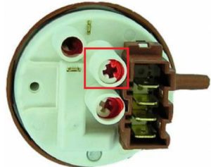 Réglage du pressostat de la machine à laver Indesit