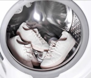 How to wash sneakers in the Indesit washing machine?