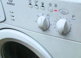 Ang Indesit washing machine ay humihinto habang naglalaba