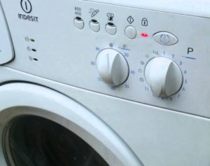 Indesit wasmachine stopt tijdens het wassen