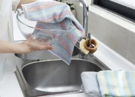 How to remove odor from kitchen towels