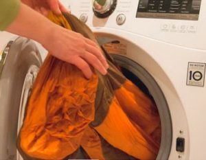 How to wash workwear in a washing machine?