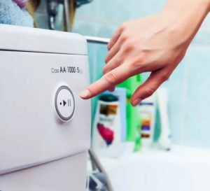 De wasmachine gaat aan, maar begint niet met wassen