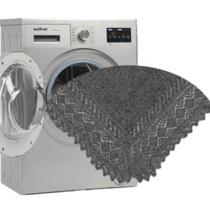 Washing a down scarf in a washing machine