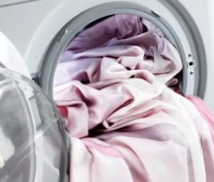 Washing a tablecloth in a washing machine