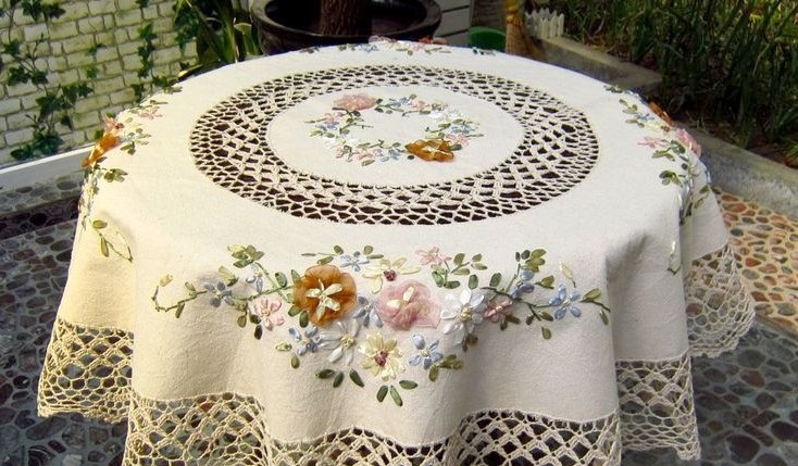 tablecloths with embroidery are washed with care