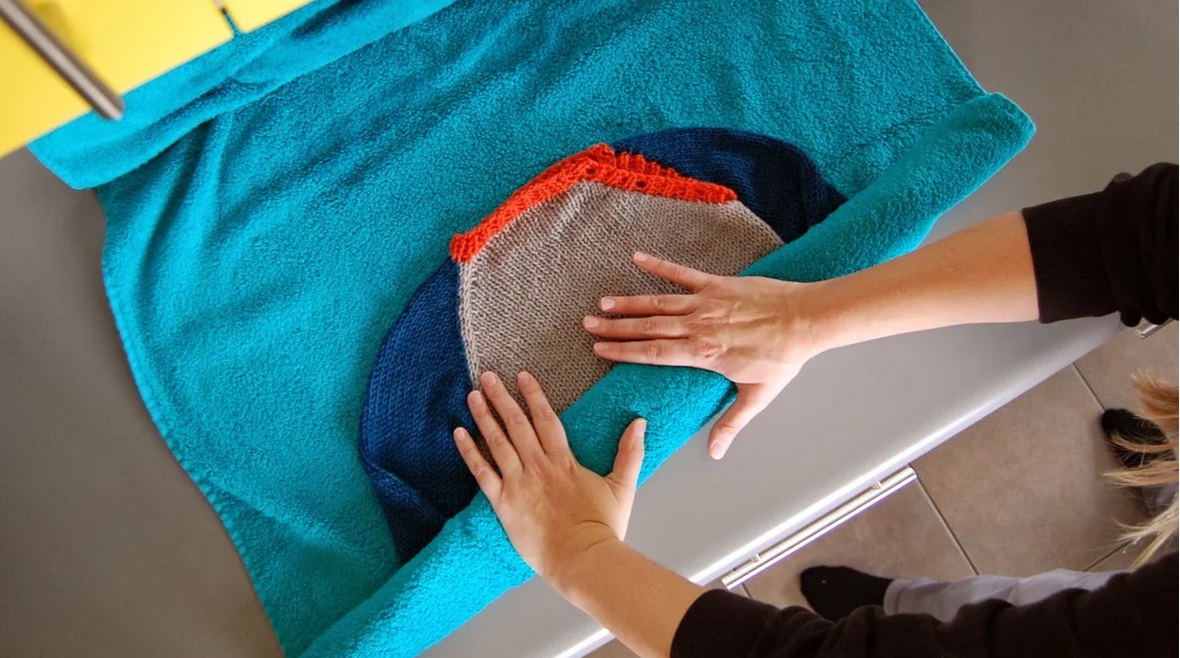 drying knitted items