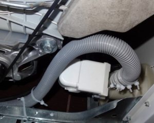 How to remove a washing machine drain hose