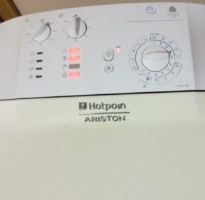 Mau funcionamento da máquina de lavar de carregamento superior Ariston