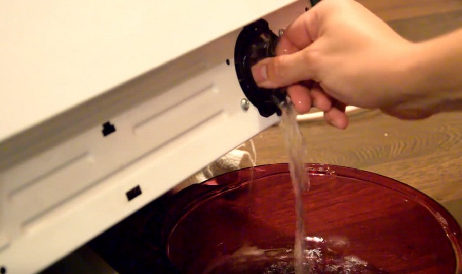 Retirer l'eau à travers un filtre