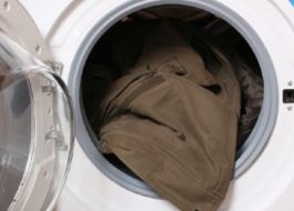 Is it possible to wash a suede jacket in the washing machine?