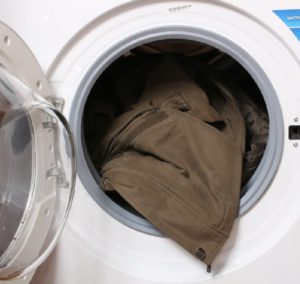 Is it possible to wash a suede jacket in the washing machine?