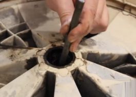 How to remove a stuck bearing from a washing machine drum