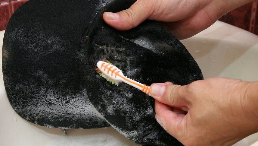 comment laver correctement une casquette