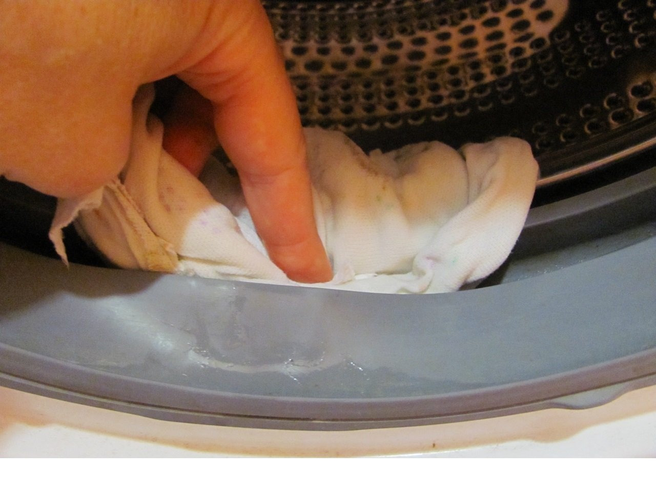 Clean mold from cuff with baking soda