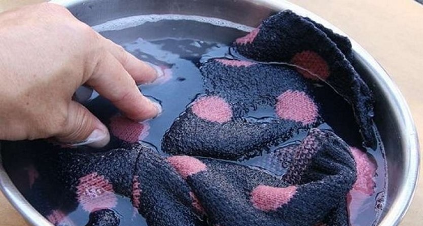 immerse the item in cold water