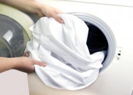 washing a blouse in SM