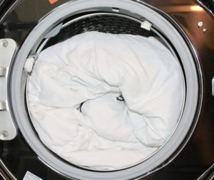 How to put a large blanket in the washing machine?