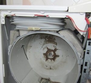 Paano i-disassemble at linisin ang isang washing machine