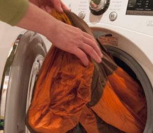 Washing a ski jacket in a washing machine