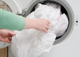 Washing a duvet cover in a washing machine