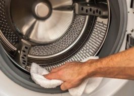 De wasmachine schoonmaken met folkremedies