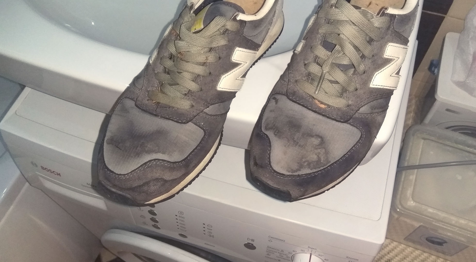 vil ikke maskinen ødelegge semsket sneakers?