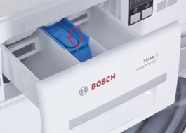 Đổ dầu xả vào đâu trong máy giặt Bosch