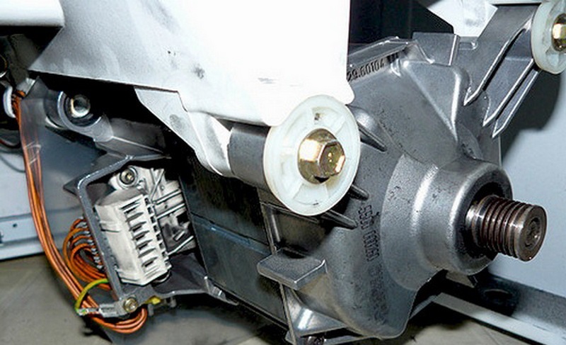 Features of removing the motor