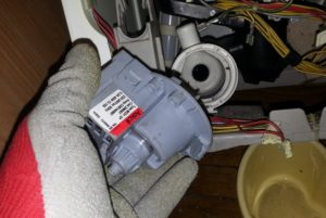 How to change the pump of an Electrolux washing machine?